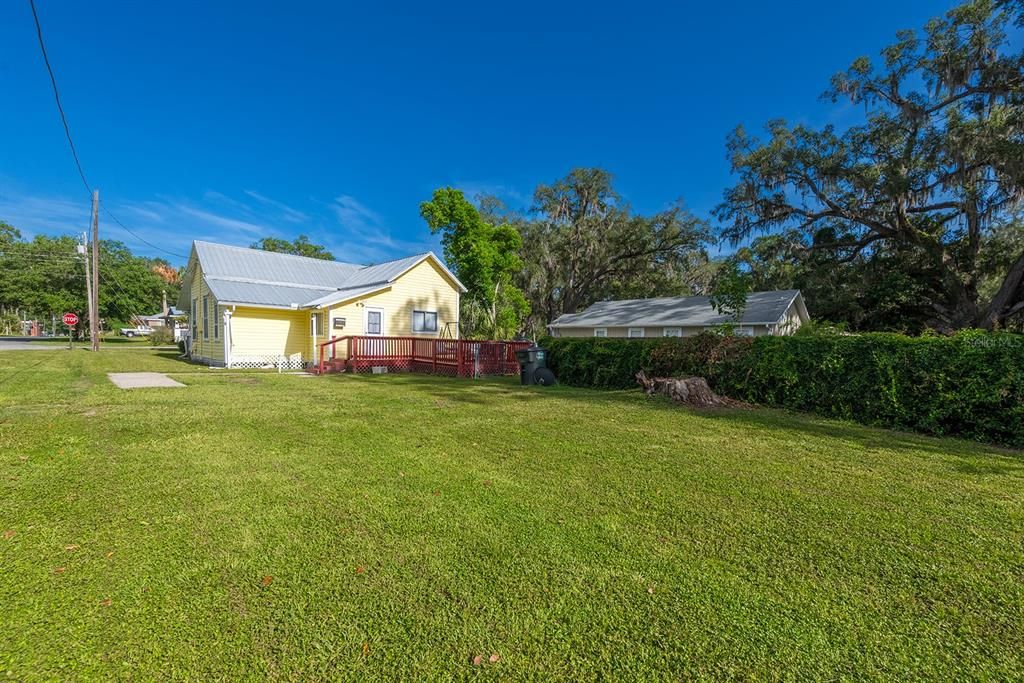 For Sale: $159,000 (2 beds, 1 baths, 820 Square Feet)