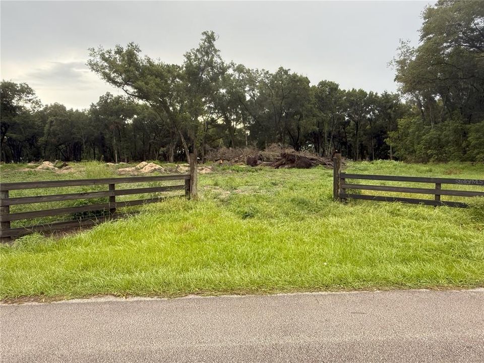 На продажу: $249,000 (6.50 acres)