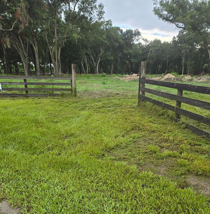 На продажу: $249,000 (6.50 acres)