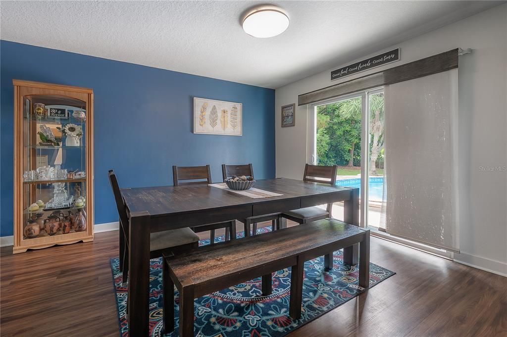 En Venta: $585,000 (4 camas, 2 baños, 2154 Pies cuadrados)