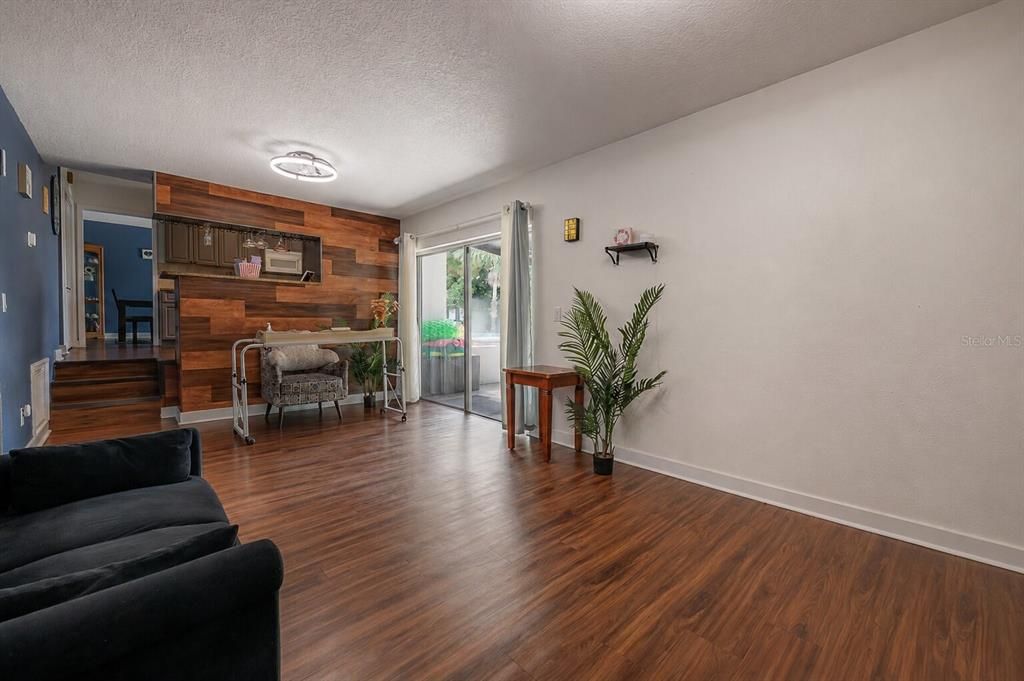 En Venta: $585,000 (4 camas, 2 baños, 2154 Pies cuadrados)