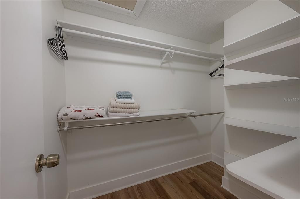 En Venta: $585,000 (4 camas, 2 baños, 2154 Pies cuadrados)