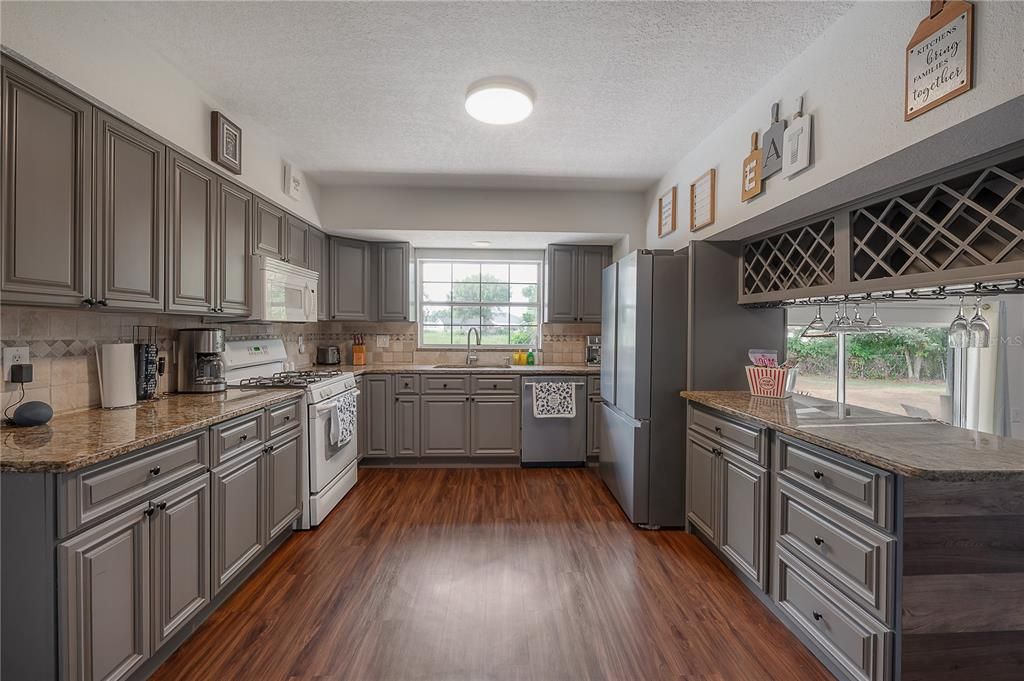En Venta: $585,000 (4 camas, 2 baños, 2154 Pies cuadrados)