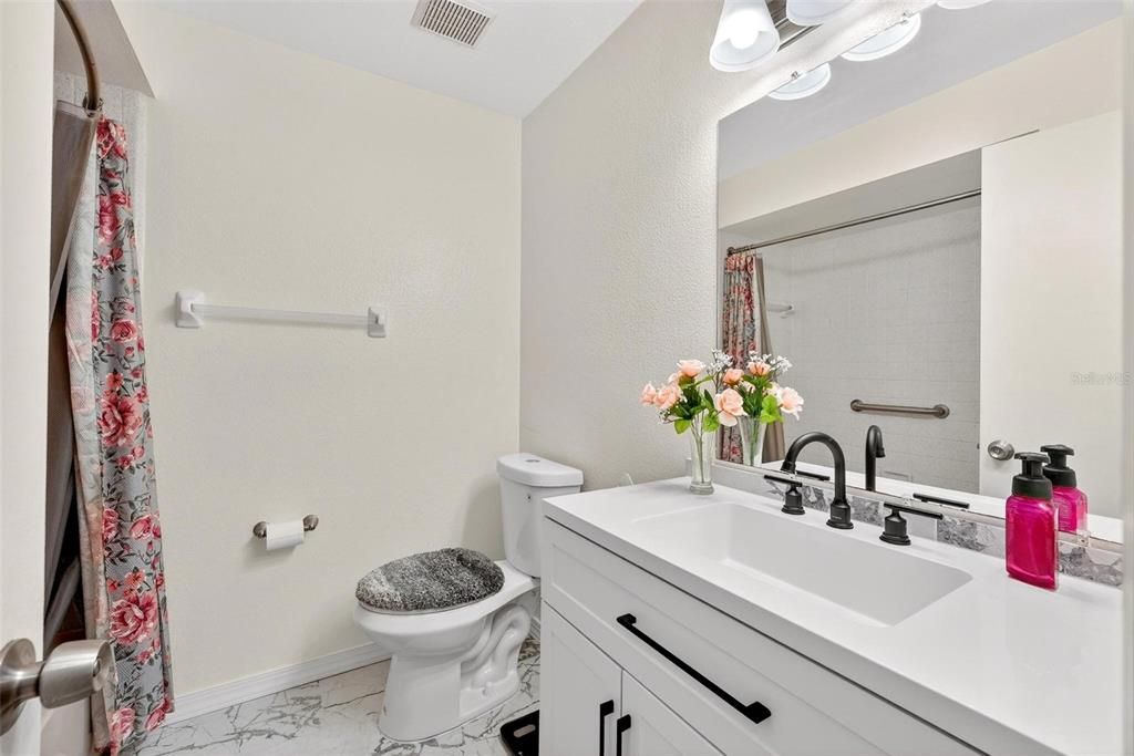 В аренду: $2,400 (3 спален, 2 ванн, 1264 Квадратных фут)