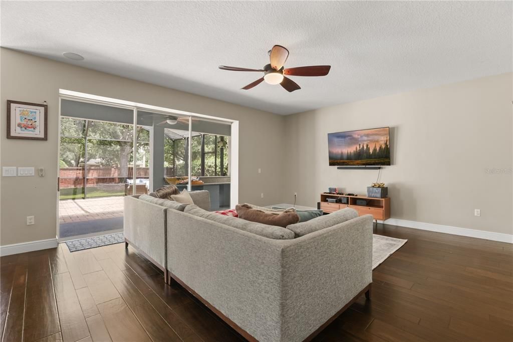 En Venta: $619,000 (4 camas, 2 baños, 2891 Pies cuadrados)