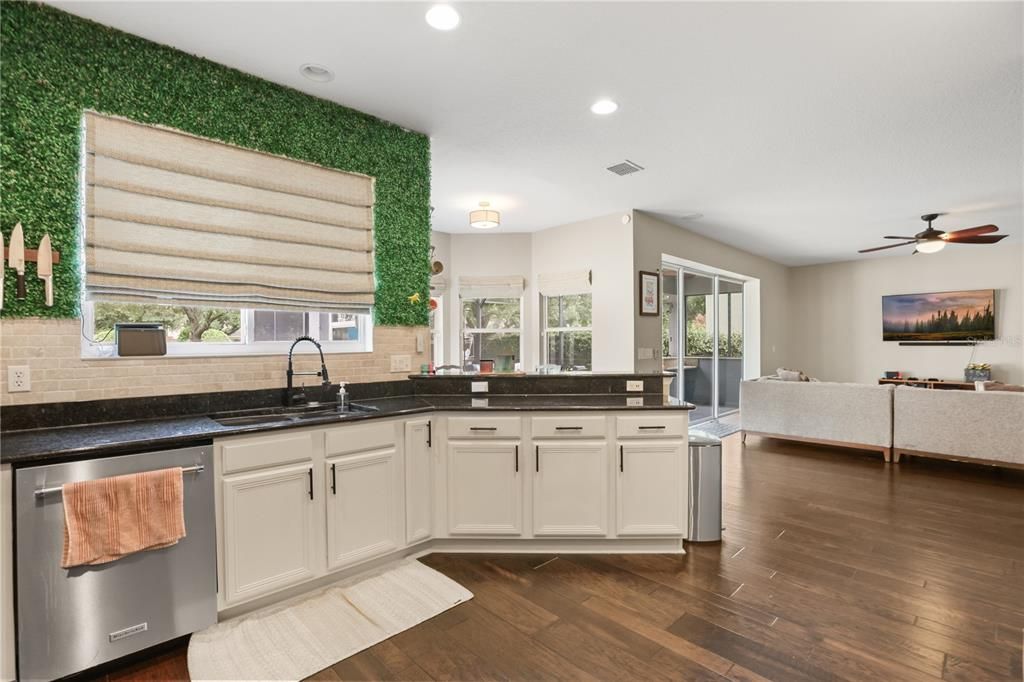 En Venta: $619,000 (4 camas, 2 baños, 2891 Pies cuadrados)