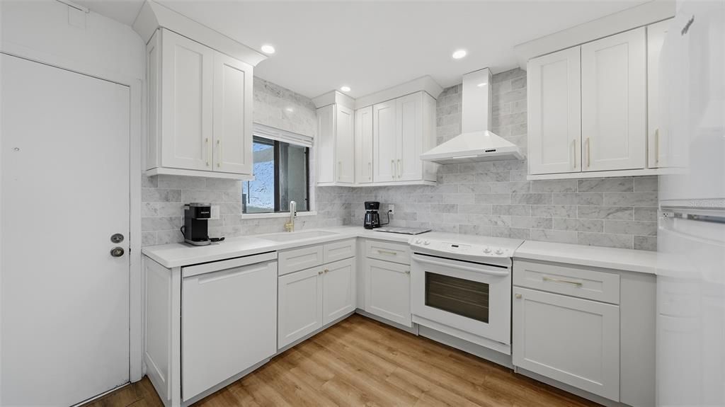 На продажу: $499,000 (2 спален, 2 ванн, 1016 Квадратных фут)
