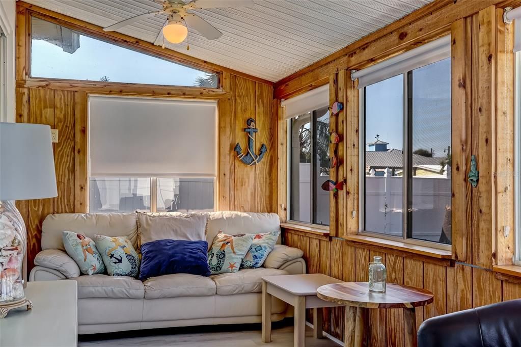 For Sale: $624,000 (2 beds, 2 baths, 1125 Square Feet)