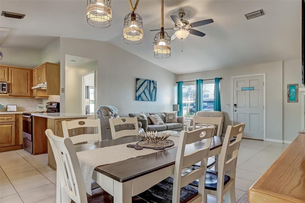 For Sale: $624,000 (2 beds, 2 baths, 1125 Square Feet)