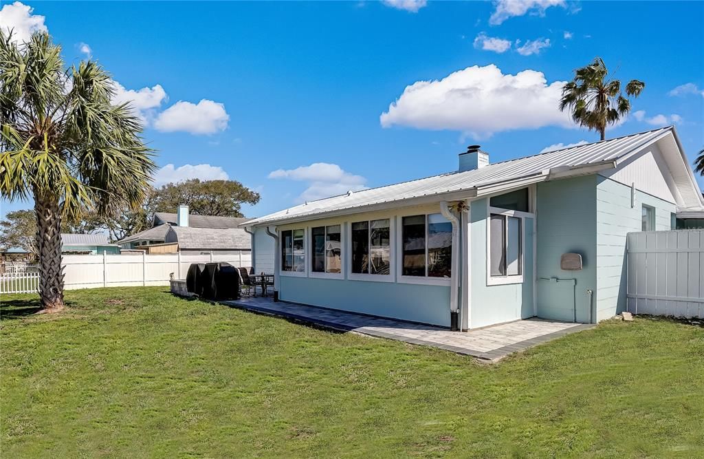 For Sale: $624,000 (2 beds, 2 baths, 1125 Square Feet)