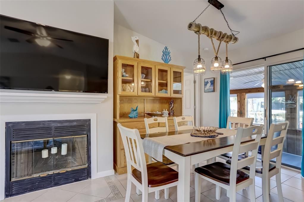 For Sale: $624,000 (2 beds, 2 baths, 1125 Square Feet)