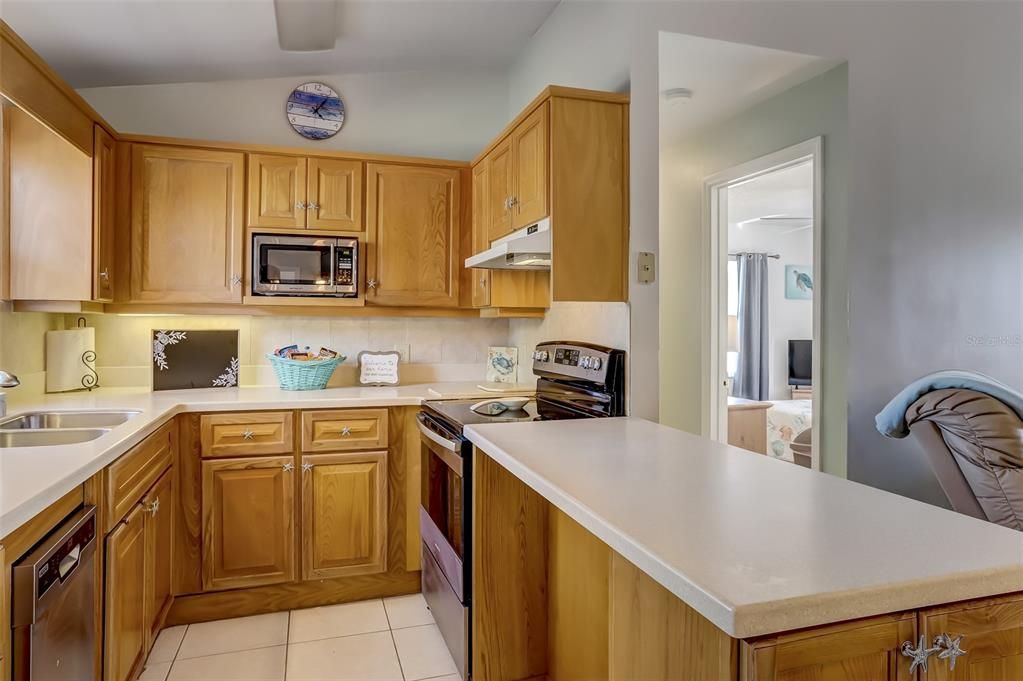 For Sale: $624,000 (2 beds, 2 baths, 1125 Square Feet)