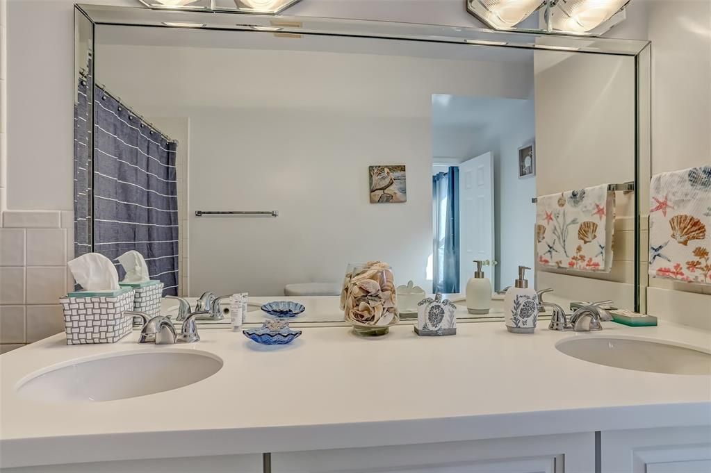 For Sale: $624,000 (2 beds, 2 baths, 1125 Square Feet)