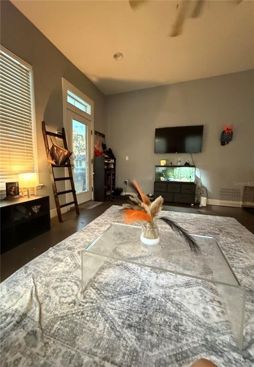 For Sale: $375,000 (3 beds, 2 baths, 1291 Square Feet)