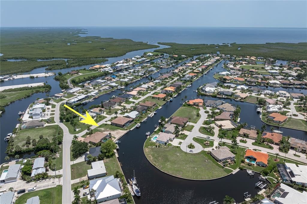 На продажу: $384,900 (0.22 acres)
