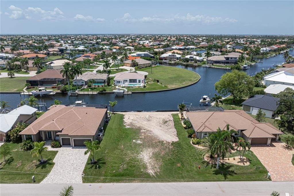 На продажу: $384,900 (0.22 acres)