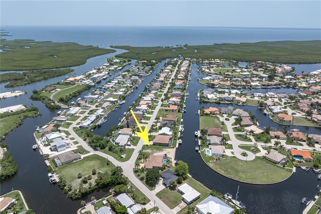 На продажу: $384,900 (0.22 acres)