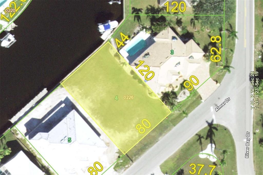 На продажу: $384,900 (0.22 acres)