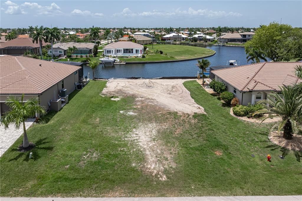 На продажу: $384,900 (0.22 acres)