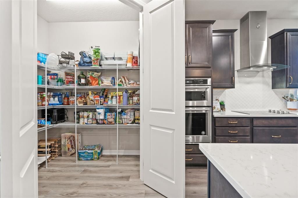 En Venta: $860,000 (6 camas, 3 baños, 4442 Pies cuadrados)