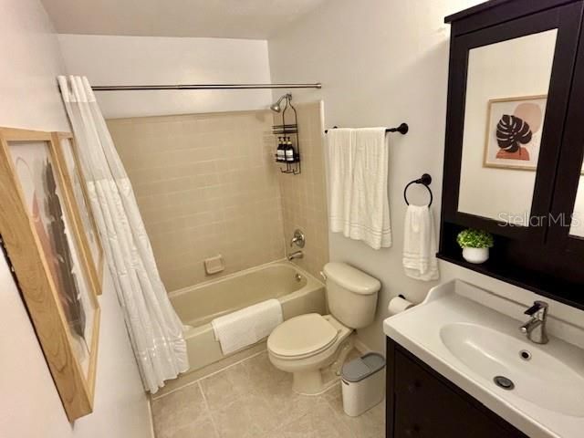 En Venta: $295,000 (2 camas, 2 baños, 1040 Pies cuadrados)