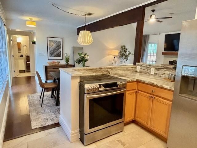 En Venta: $295,000 (2 camas, 2 baños, 1040 Pies cuadrados)
