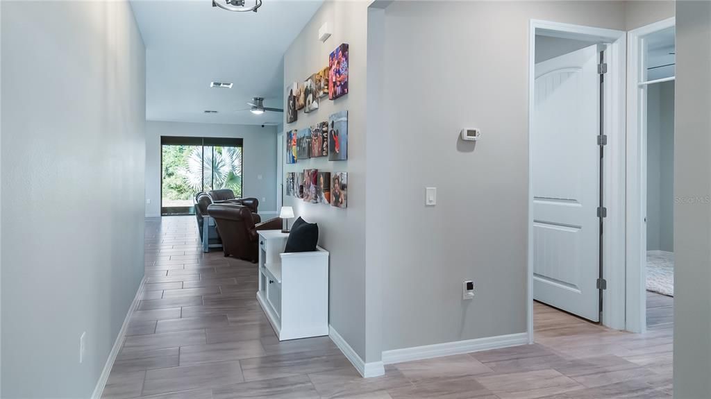En Venta: $465,000 (4 camas, 2 baños, 2069 Pies cuadrados)