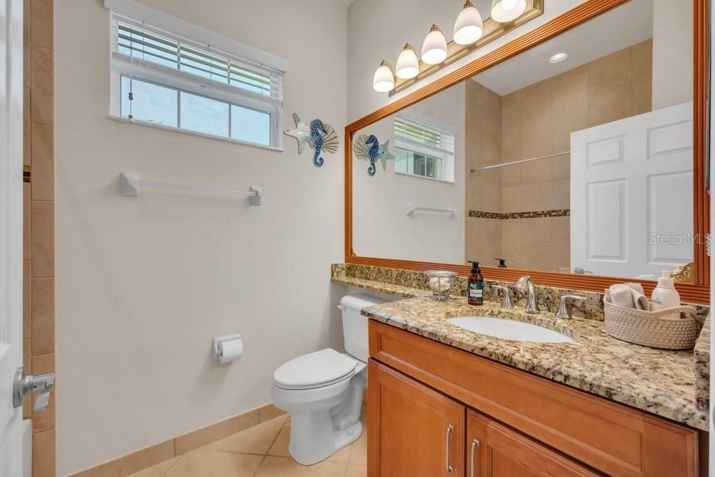 En Venta: $447,000 (2 camas, 2 baños, 2001 Pies cuadrados)