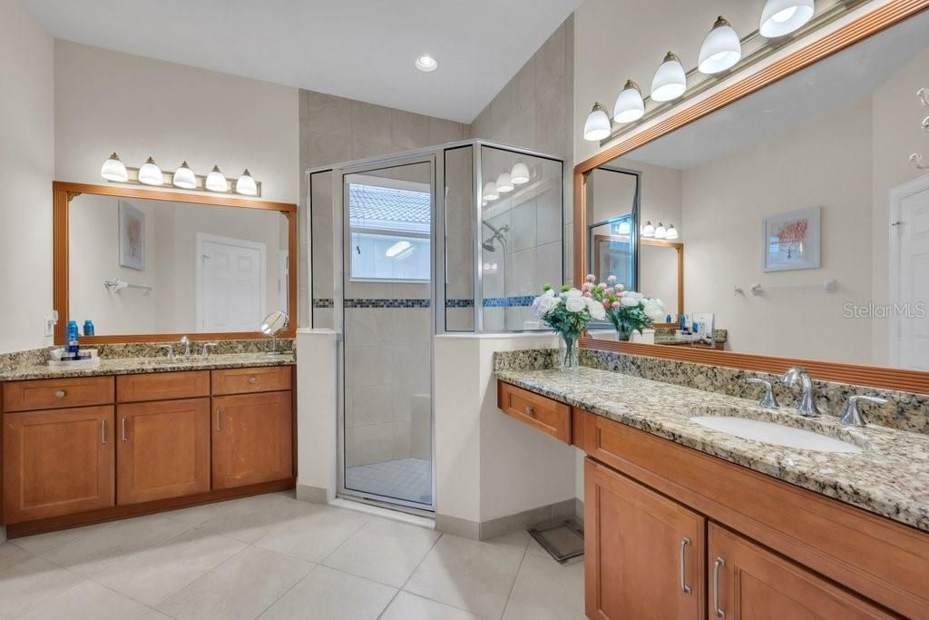 En Venta: $447,000 (2 camas, 2 baños, 2001 Pies cuadrados)