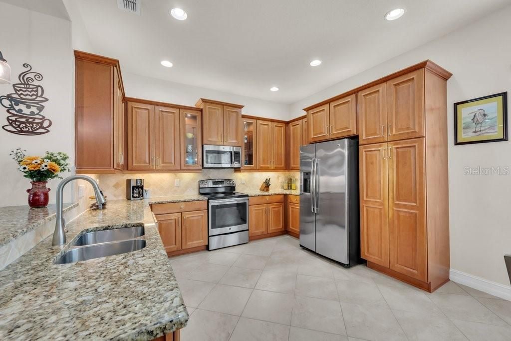 En Venta: $447,000 (2 camas, 2 baños, 2001 Pies cuadrados)
