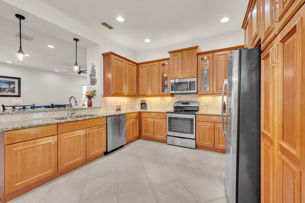 En Venta: $447,000 (2 camas, 2 baños, 2001 Pies cuadrados)