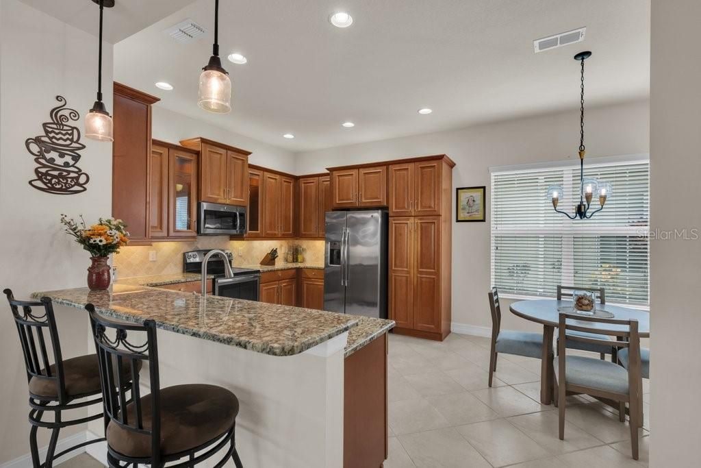 En Venta: $447,000 (2 camas, 2 baños, 2001 Pies cuadrados)