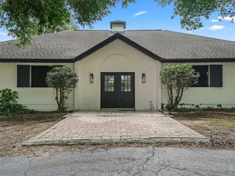 En Venta: $3,900,000 (4 camas, 3 baños, 3200 Pies cuadrados)