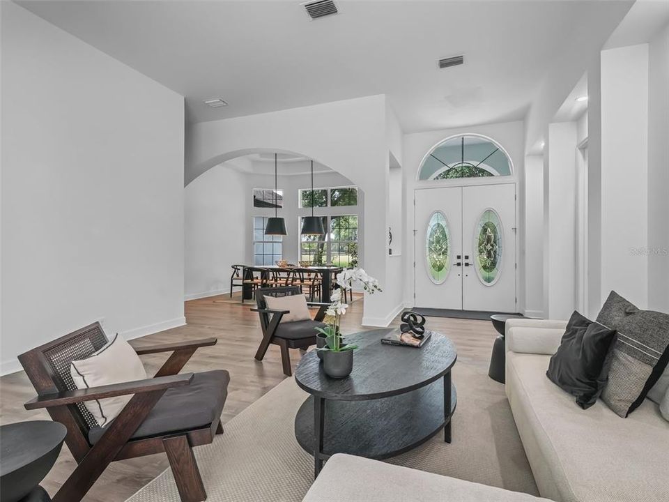En Venta: $3,900,000 (4 camas, 3 baños, 3200 Pies cuadrados)