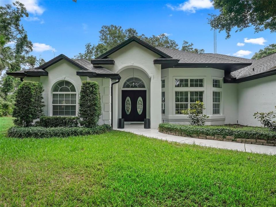 En Venta: $3,900,000 (4 camas, 3 baños, 3200 Pies cuadrados)
