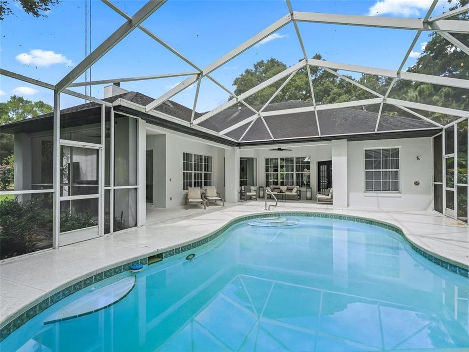 En Venta: $3,900,000 (4 camas, 3 baños, 3200 Pies cuadrados)