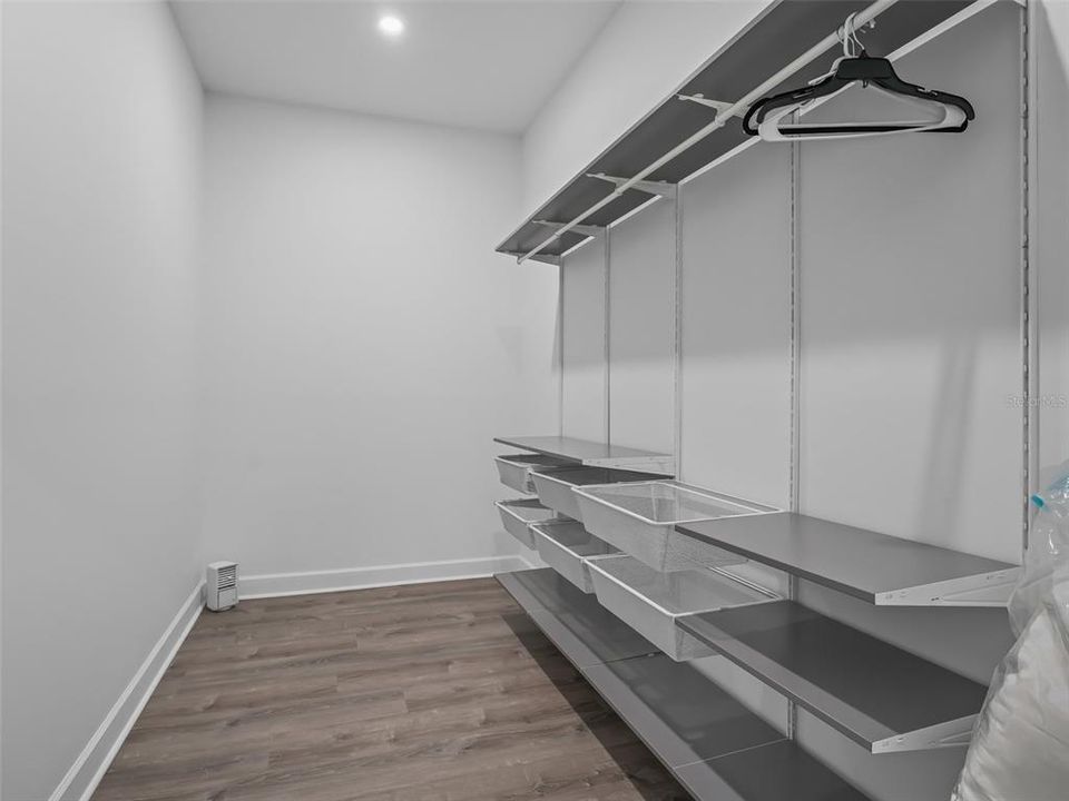 En Venta: $3,900,000 (4 camas, 3 baños, 3200 Pies cuadrados)