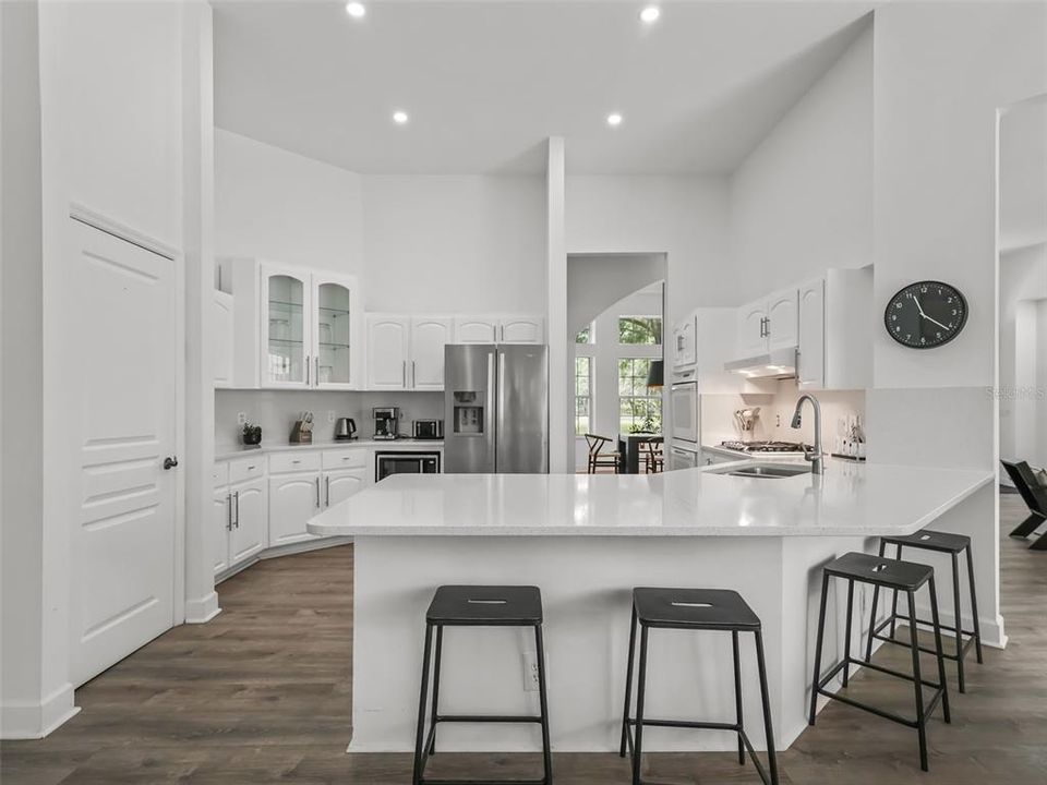 En Venta: $3,900,000 (4 camas, 3 baños, 3200 Pies cuadrados)