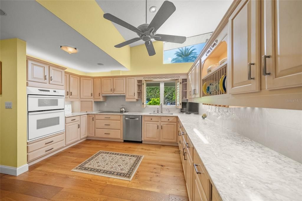 For Sale: $995,000 (3 beds, 2 baths, 3324 Square Feet)