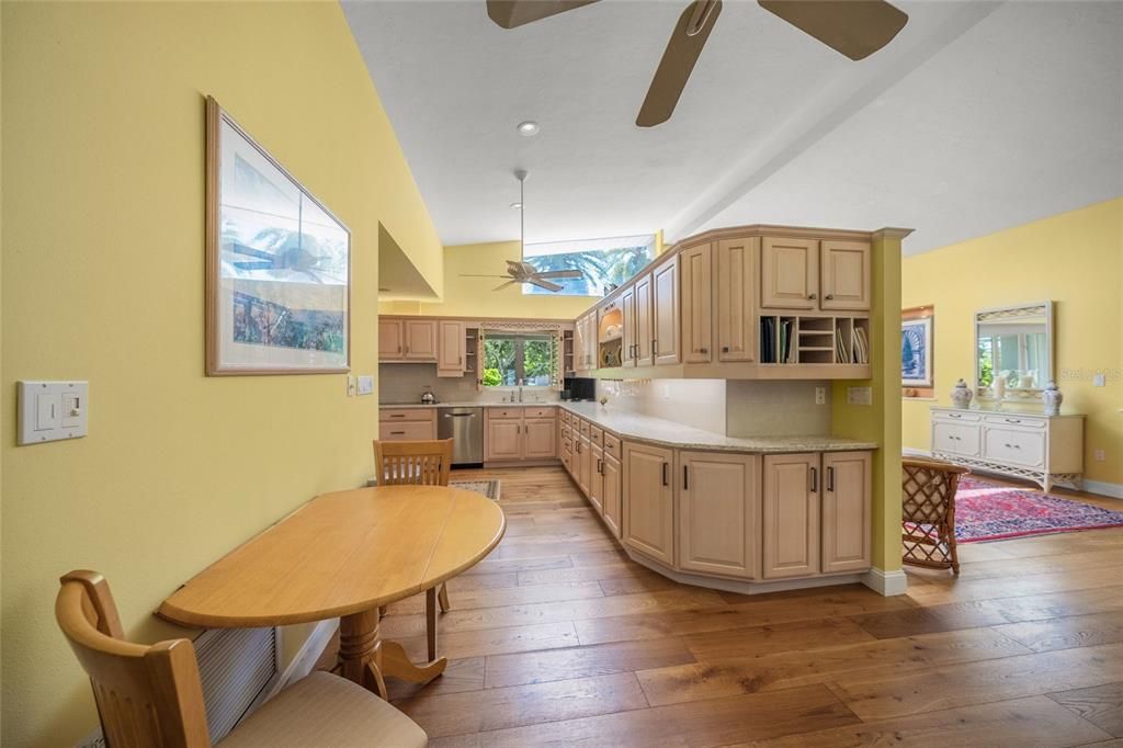 For Sale: $995,000 (3 beds, 2 baths, 3324 Square Feet)
