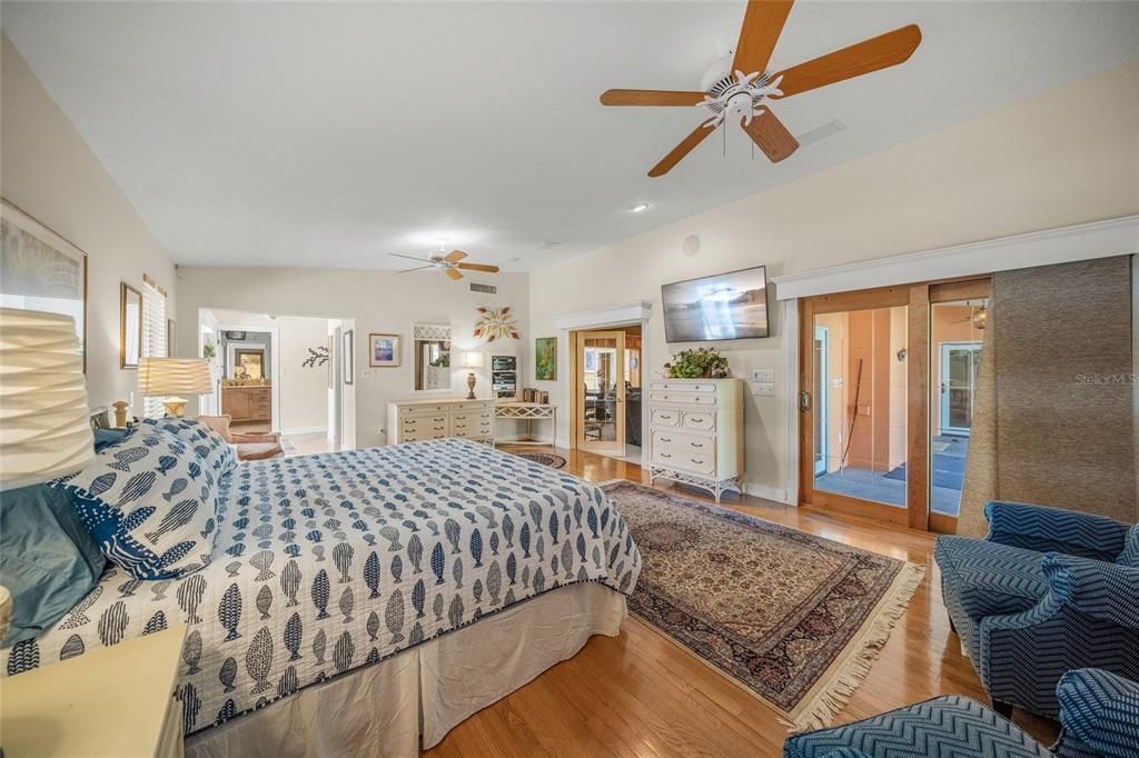 For Sale: $995,000 (3 beds, 2 baths, 3324 Square Feet)