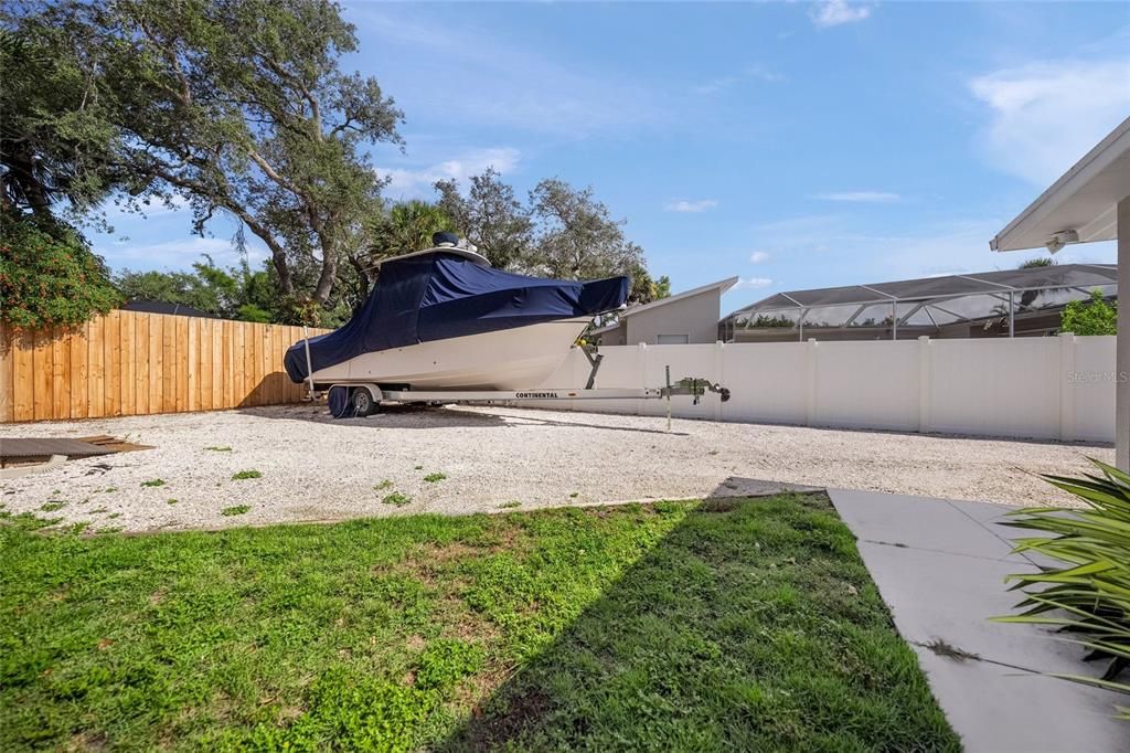 For Sale: $995,000 (3 beds, 2 baths, 3324 Square Feet)