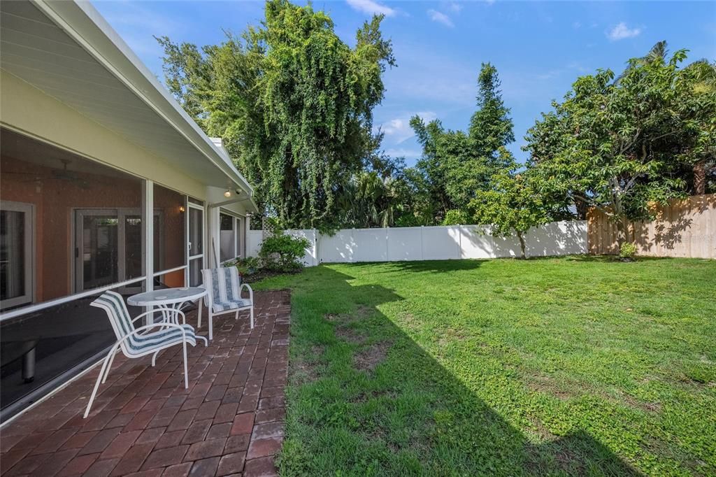 For Sale: $995,000 (3 beds, 2 baths, 3324 Square Feet)