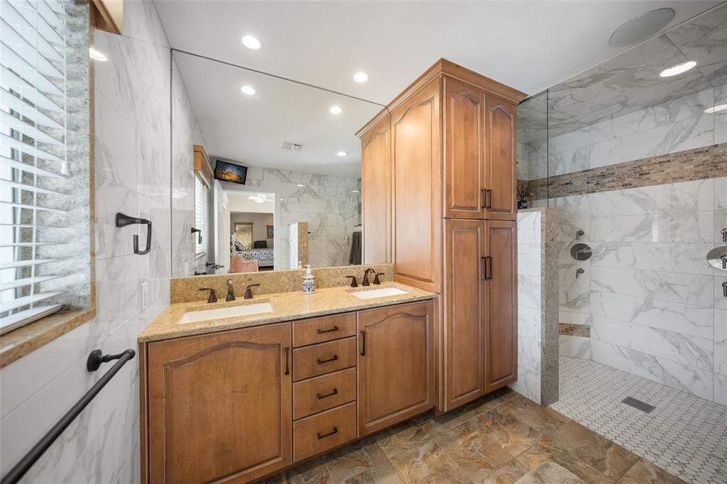 For Sale: $995,000 (3 beds, 2 baths, 3324 Square Feet)