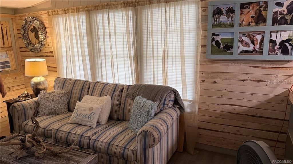 На продажу: $89,000 (2 спален, 1 ванн, 672 Квадратных фут)