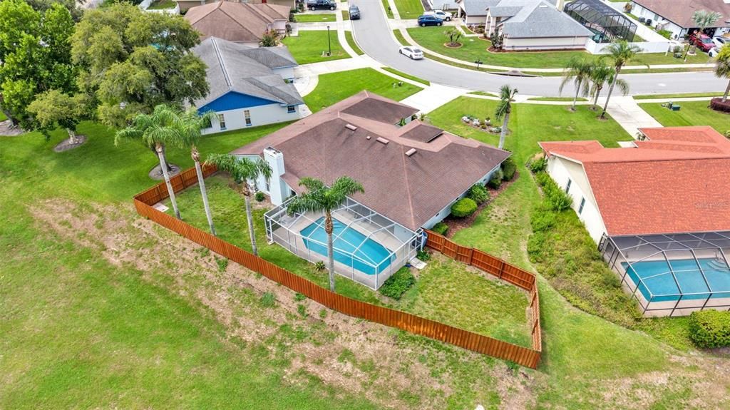Activo con contrato: $399,900 (4 camas, 2 baños, 2493 Pies cuadrados)