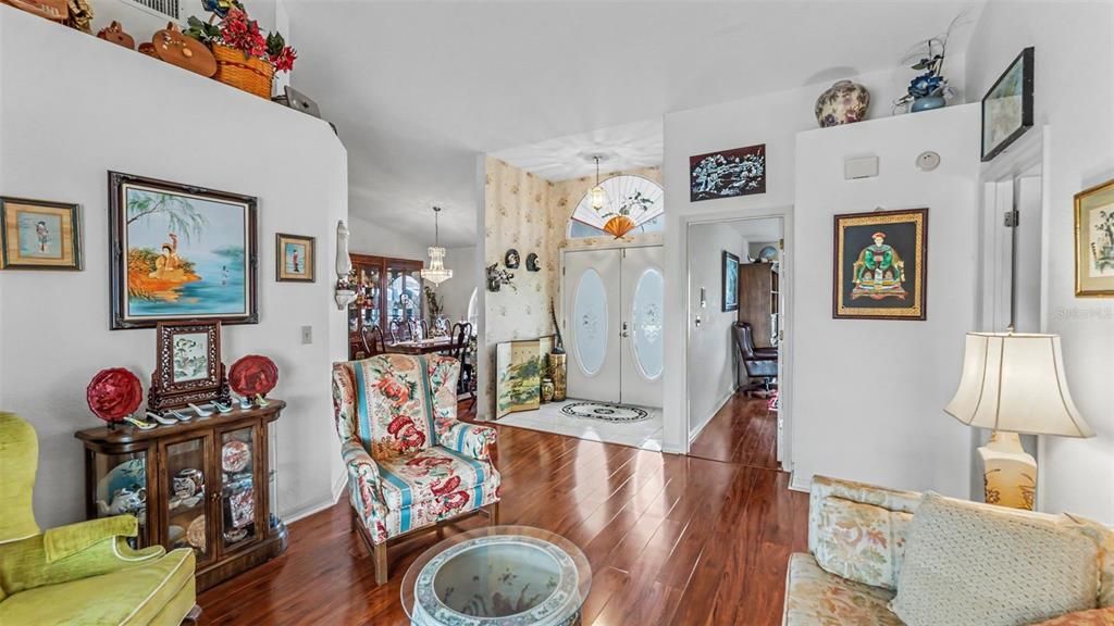 Activo con contrato: $399,900 (4 camas, 2 baños, 2493 Pies cuadrados)