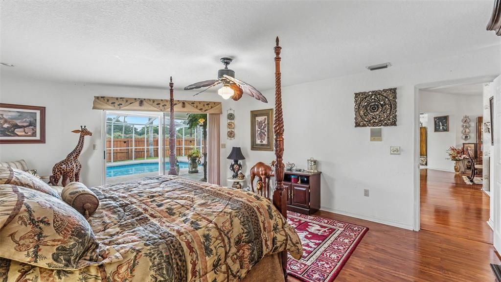 Activo con contrato: $399,900 (4 camas, 2 baños, 2493 Pies cuadrados)