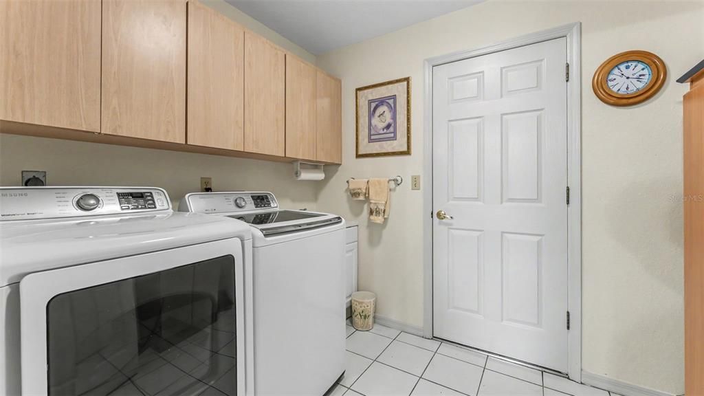 Activo con contrato: $399,900 (4 camas, 2 baños, 2493 Pies cuadrados)