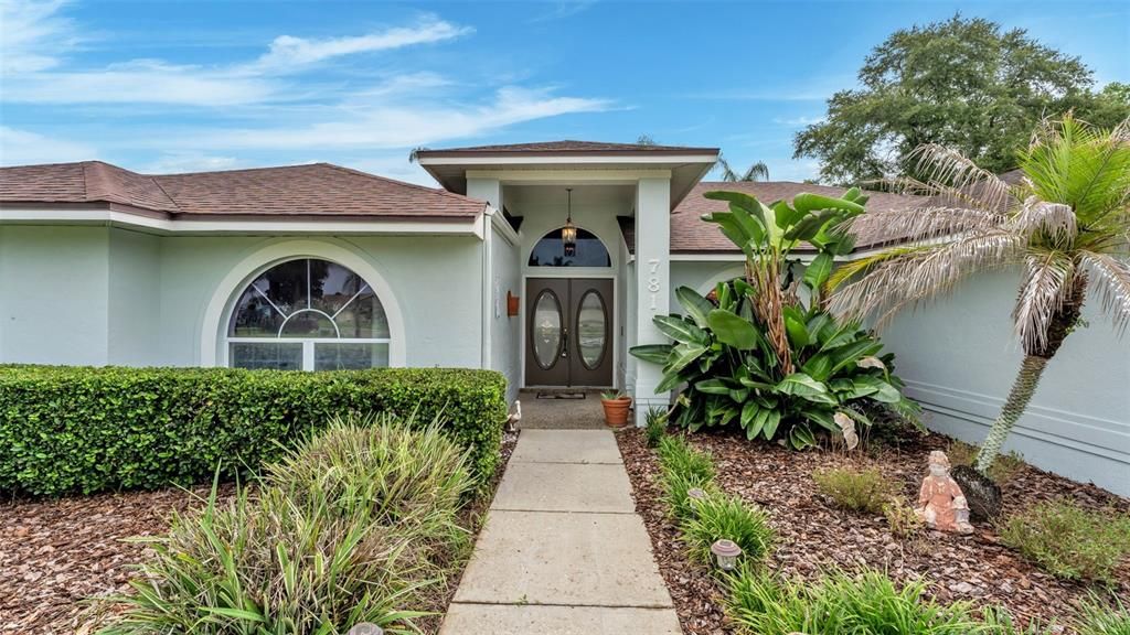 Activo con contrato: $399,900 (4 camas, 2 baños, 2493 Pies cuadrados)